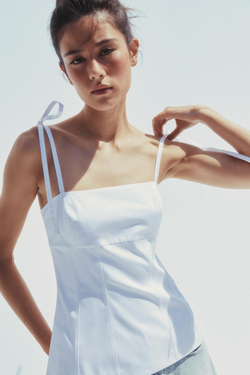 ZARA ТОП ОБЛЕГАЮЩЕГО КРОЯ С ЗАВЯЗКАМИ, БЕЛЫЙ