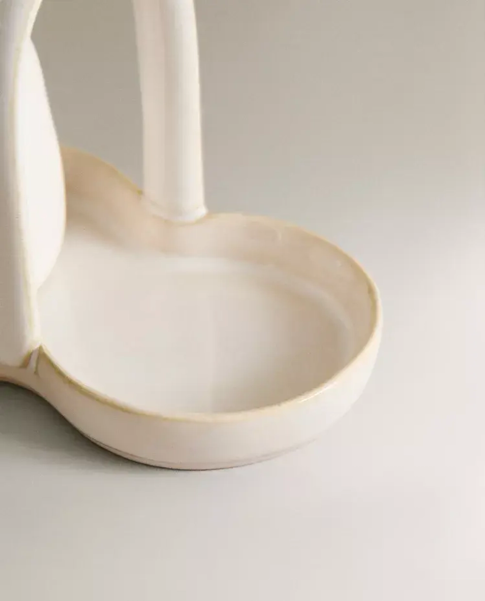 ZARA HOME КЕРАМИЧЕСКИЙ НАБОР ИЗ СОЛОНКИ И ПЕРЕЧНИЦЫ, КРЕМОВЫЙ