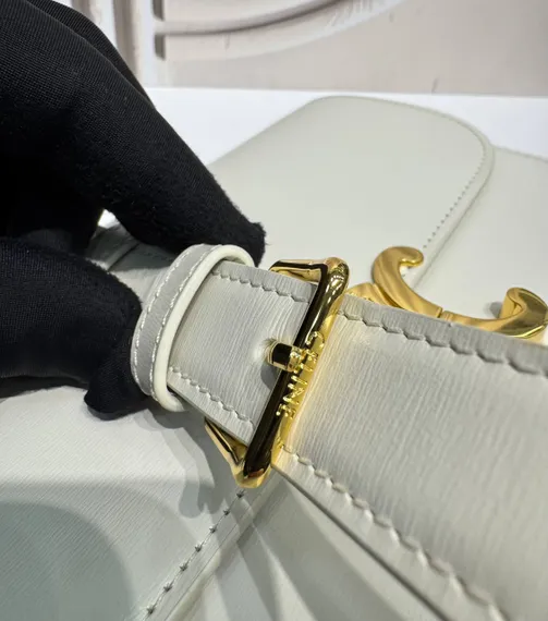 Сумки CELINE CLASSIQUE TRIOMPHE из блестящей кожи