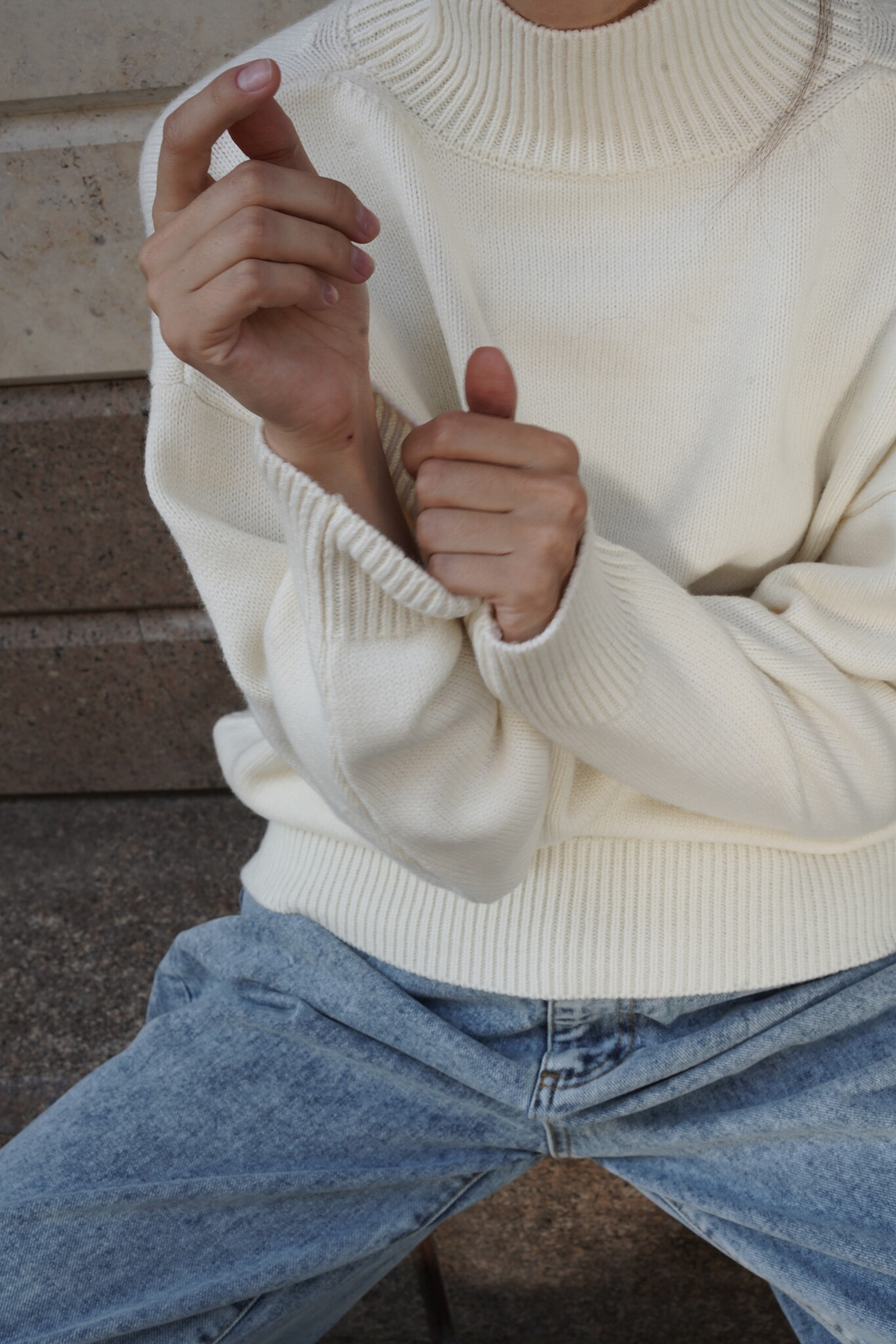 Свитер молочный