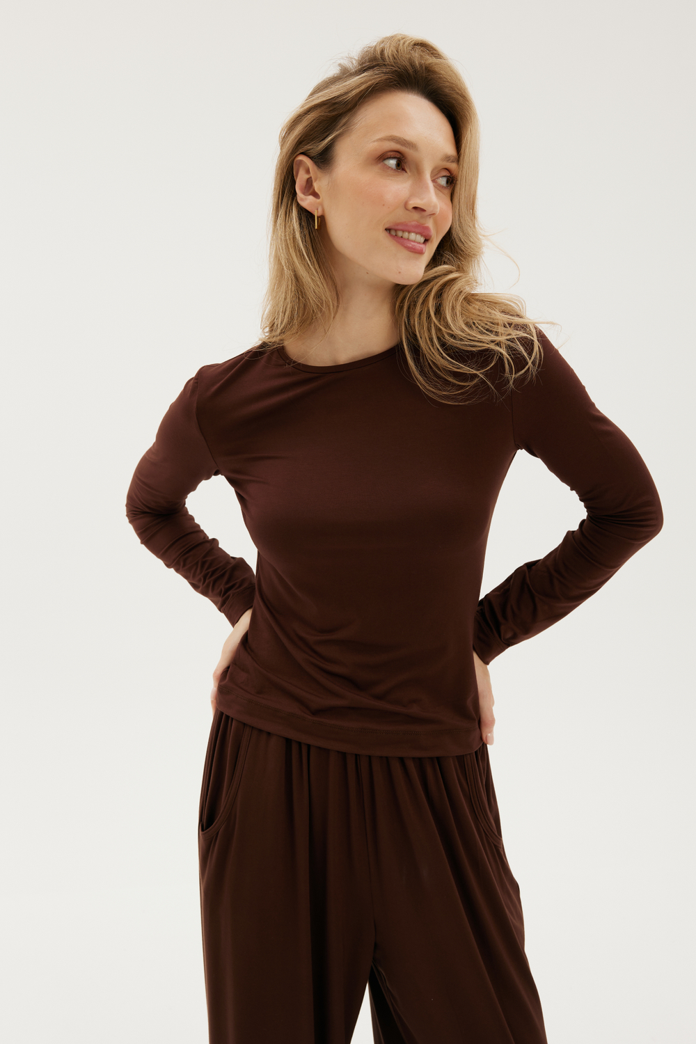 Лонгслив шоколадный женский