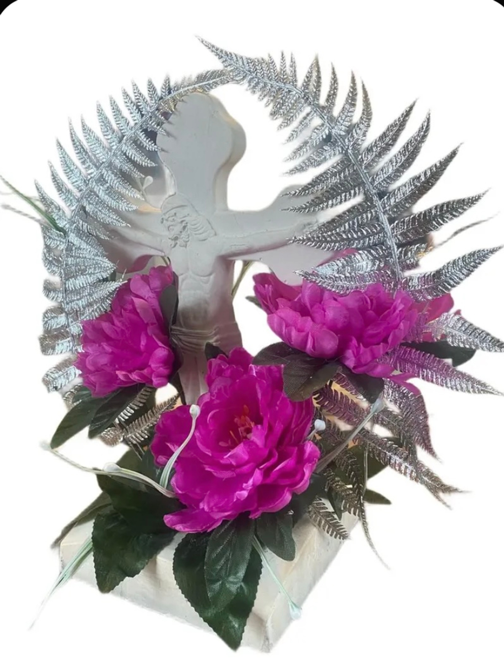 Венок на утяжеленной подставке 35 см высота