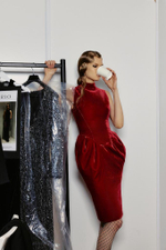 Платье миди из бархата