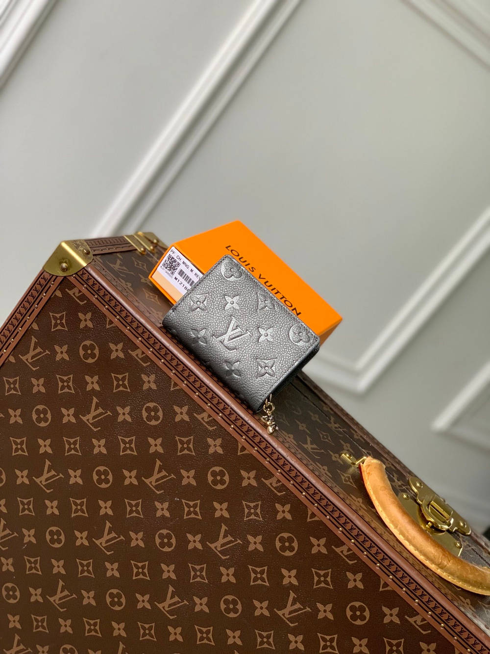 Louis Vuitton Clea Wallet