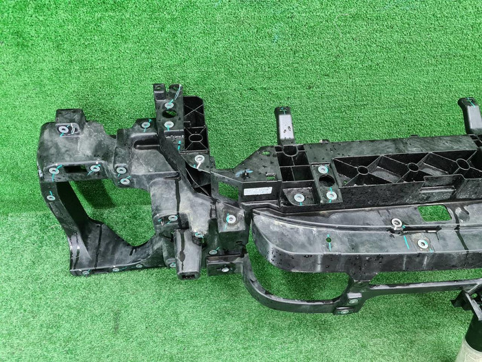 Телевизор Lixiang L9 (2022-н.в.)