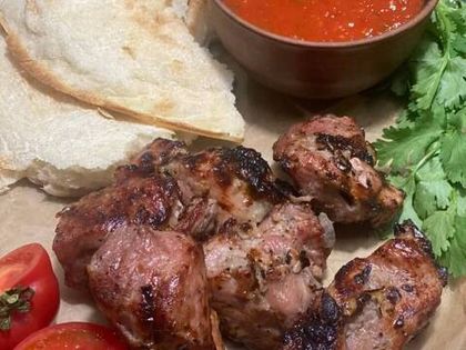 «Романовская ферма» приготовила шашлыки, паштет, тушенку, брискет и утиную грудку