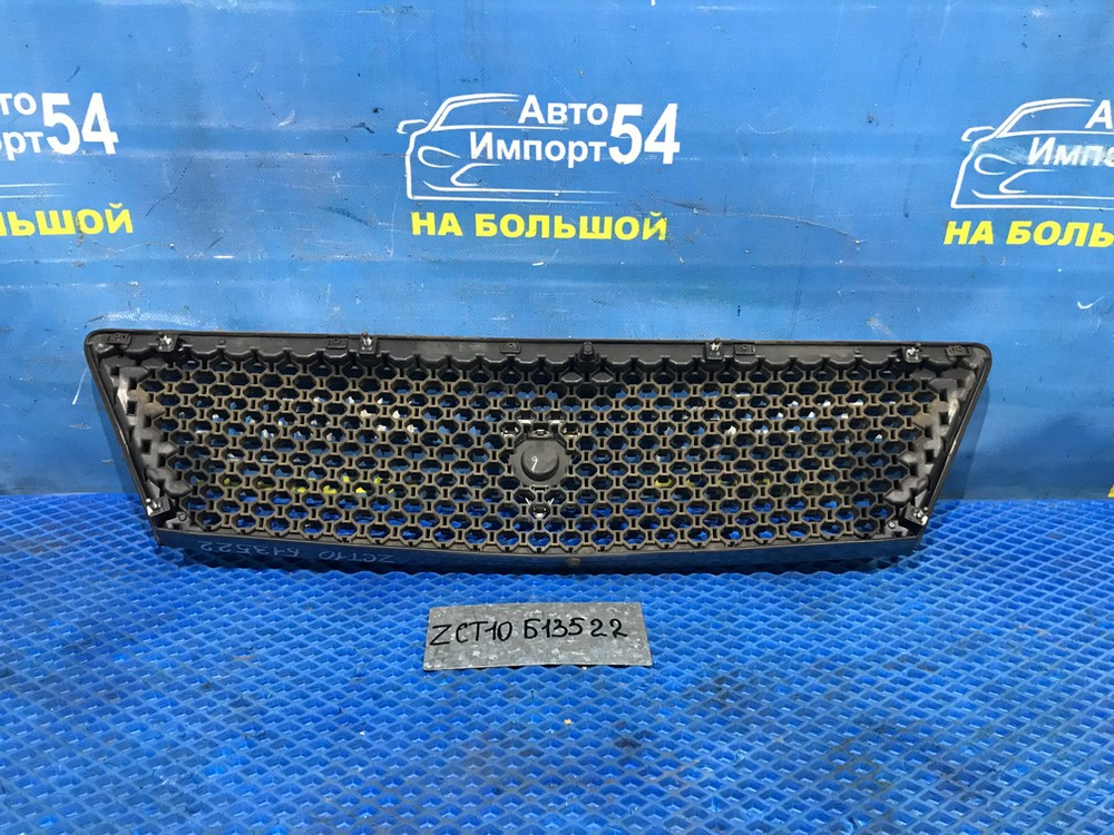 Решетка радиатора TOYOTA OPA 2000-2002