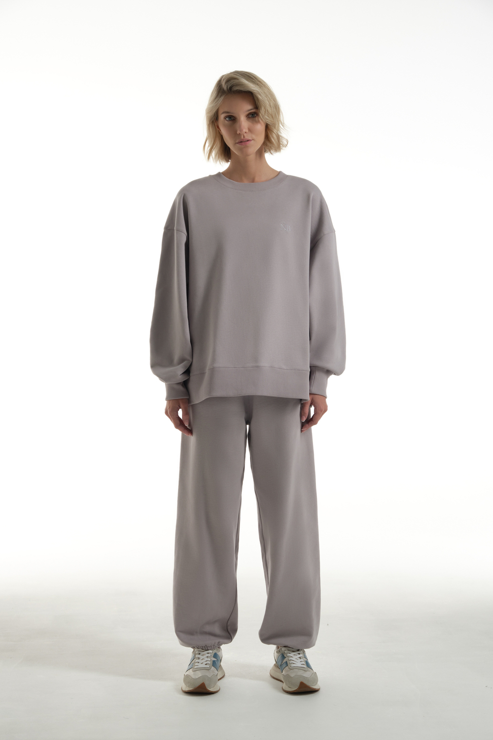 Джоггеры с вышивкой