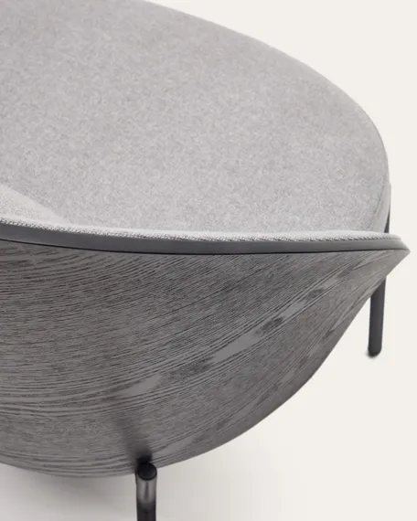 Кресло Eamy светло-серое с черной отделкой