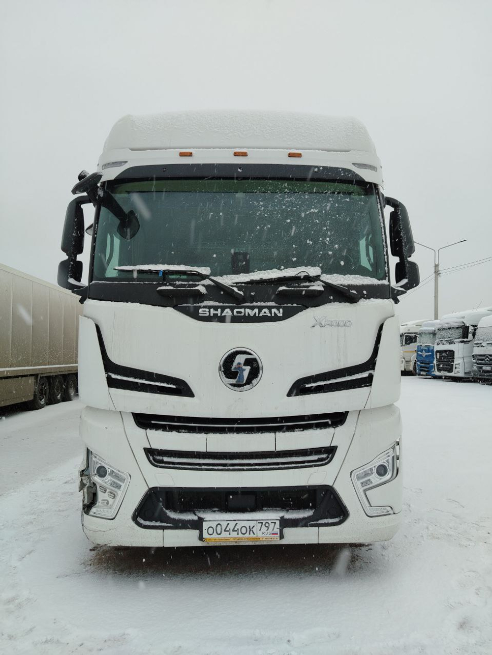 Shacman (Shaanxi) SX* 4x2 Седельный тягач SX4188YY381 (Дизельный, 12,5 л, 480 л.с., АТ)