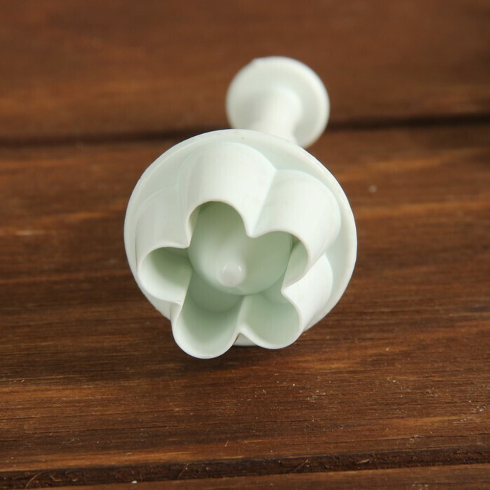 Набор плунжеров кондитерских «Ромашка», 4 шт: 3,3 см, 2,4 см, 2,1 см, 2 см