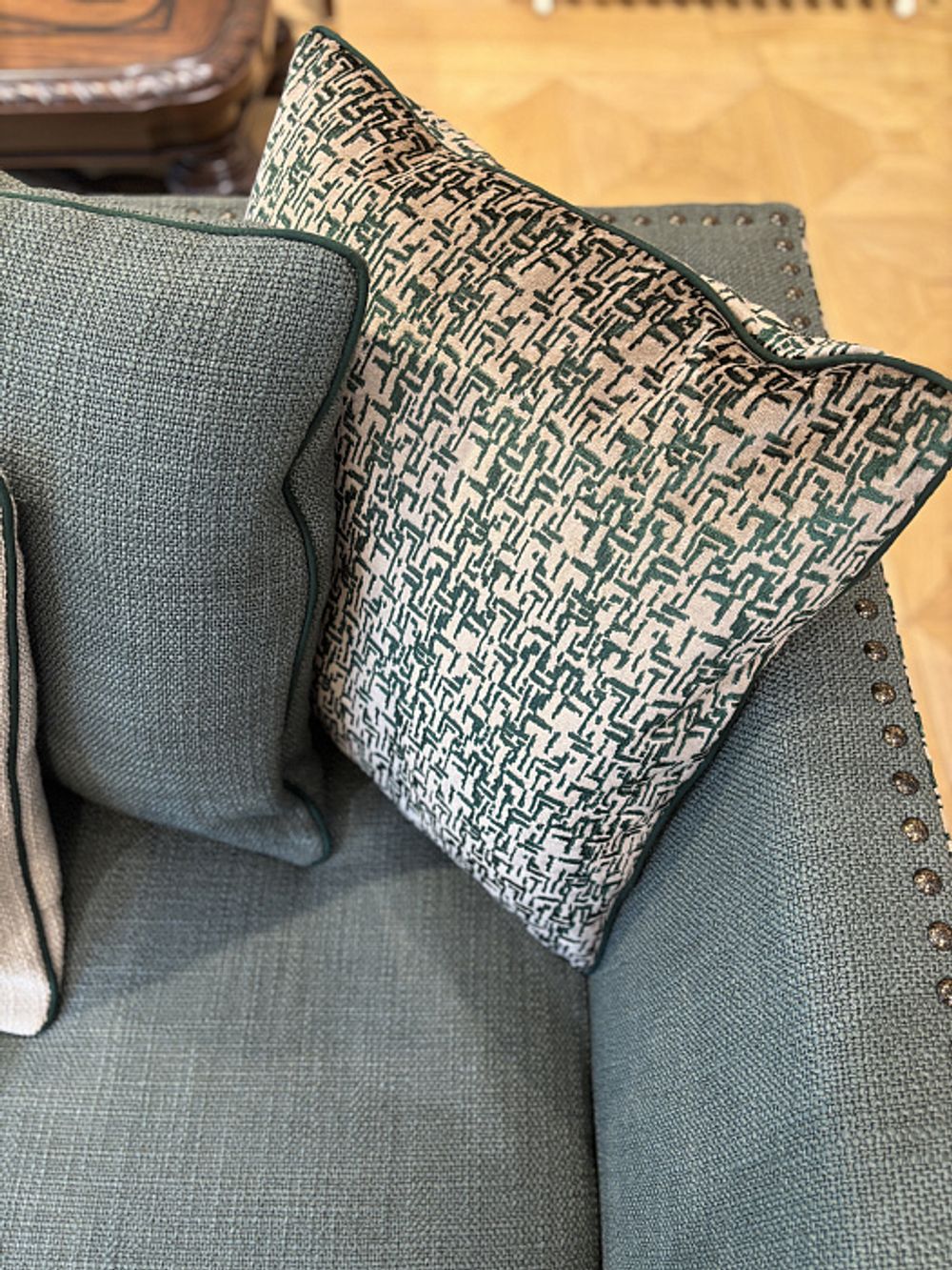 Диван "Этро Неро" трехместный с раскладным механизмом