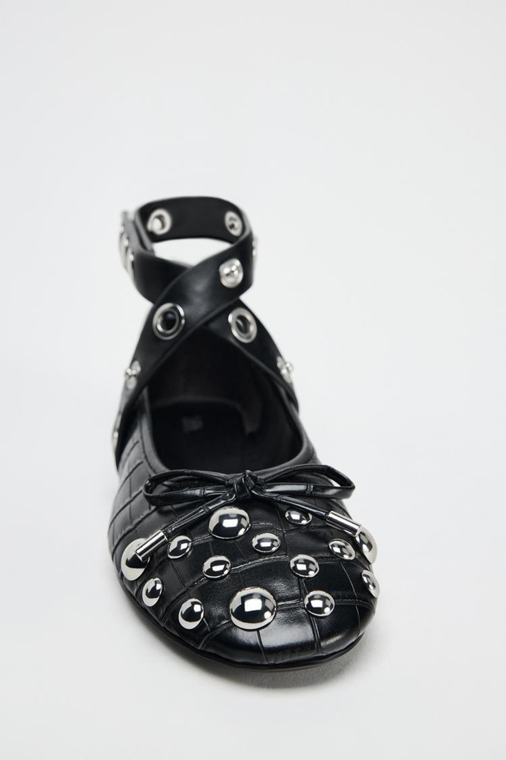 ZARA БАЛЕТКИ С РЕЛЬЕФНЫМИ ЗАКЛЕПКАМИ, ЧЕРНЫЙ