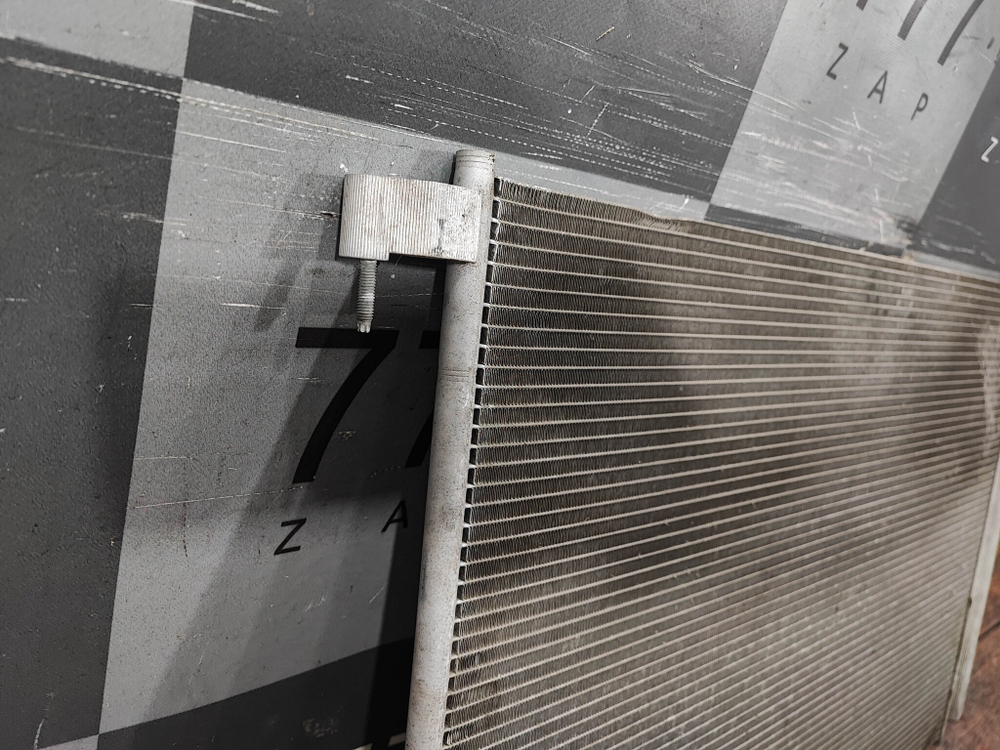 Радиатор кондиционера Mercedes C-Class (W205)  Б/У Оригинал A0995000454