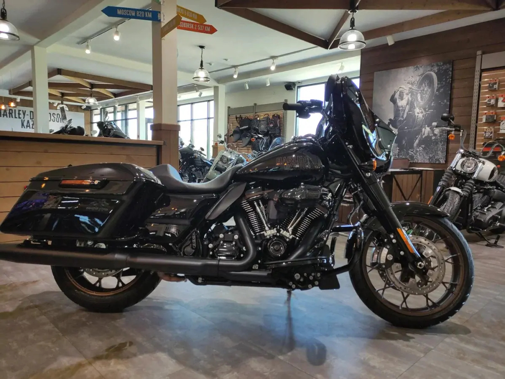 Harley-Davidson STREET GLIDE ST Black
