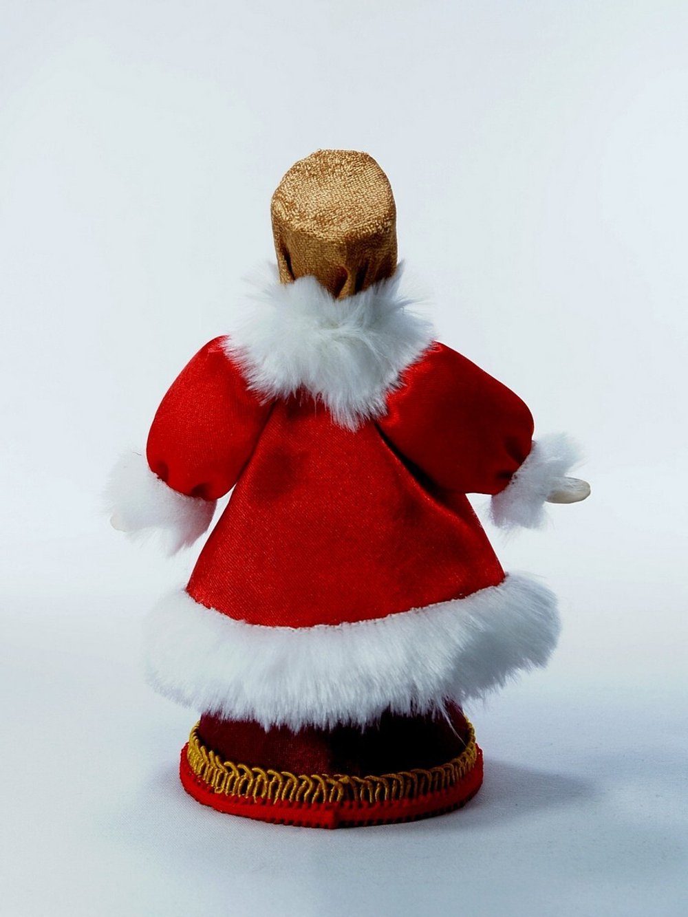 Кукла коллекционная Крестьянка в полушубке