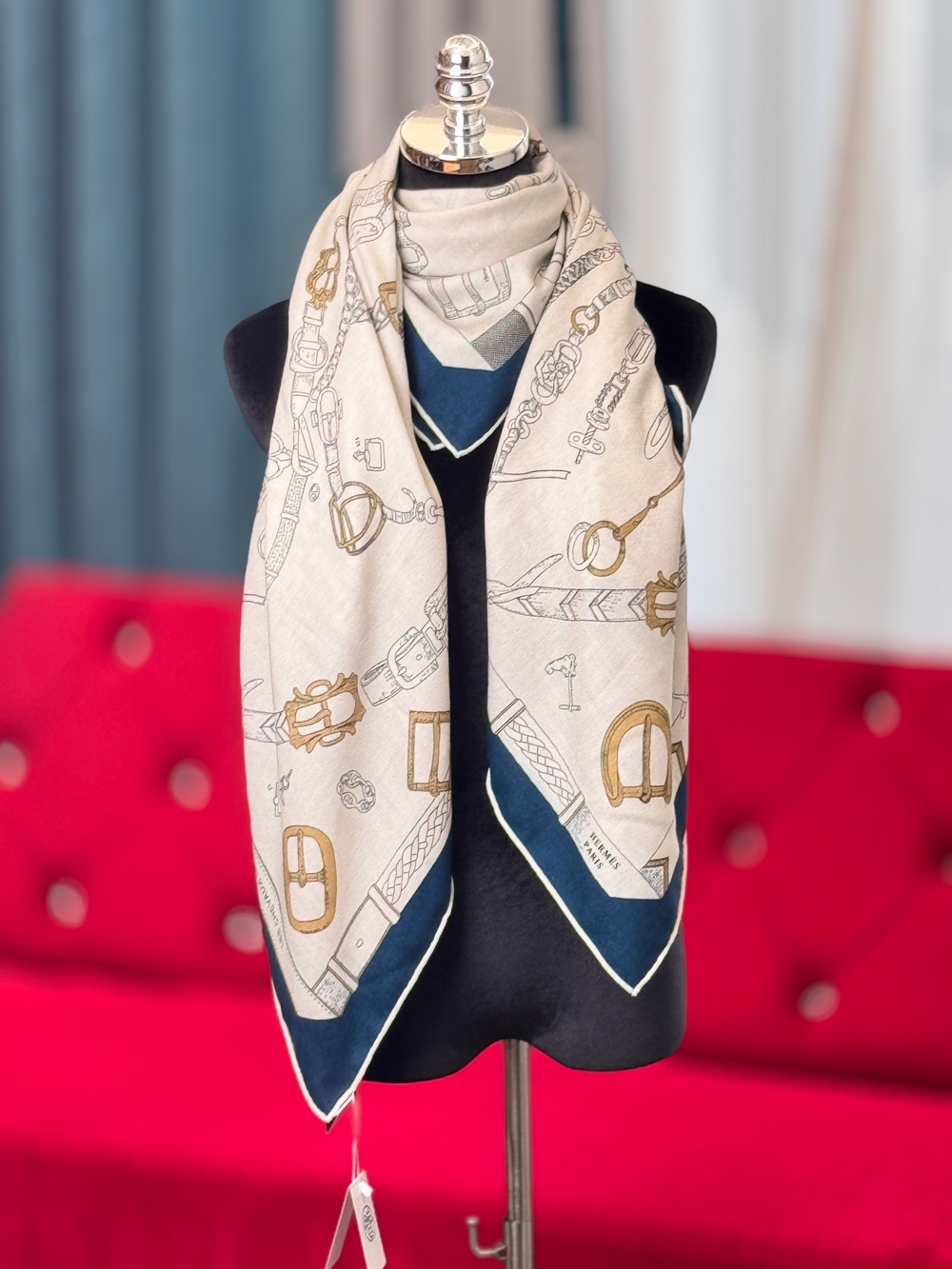 Шаль Chevaux Dechaines 140