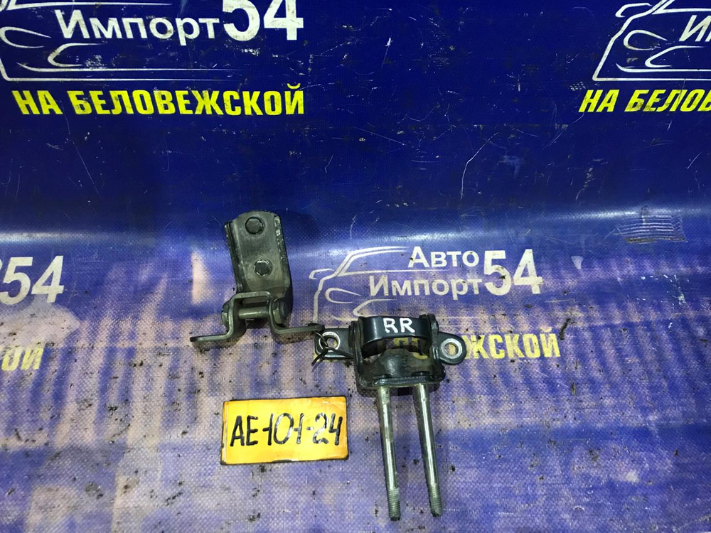 Петля двери задней правой TOYOTA MARINO 1992