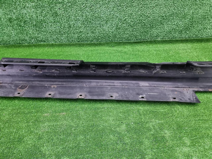 Накладка порога правая Mini Countryman F60 (16-23)