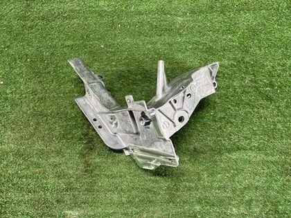 Кронштейн передней панели Mercedes GLC X253 15-22