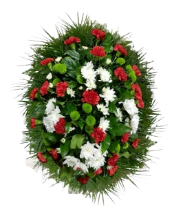 Траурный венок из живых красных гвоздик, белых хризантем и зелени с пальмовыми листьями, размер 120 см