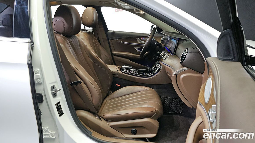 Mercedes-Benz E-Class W213 E300 4MATIC Exclusive (12.2019)