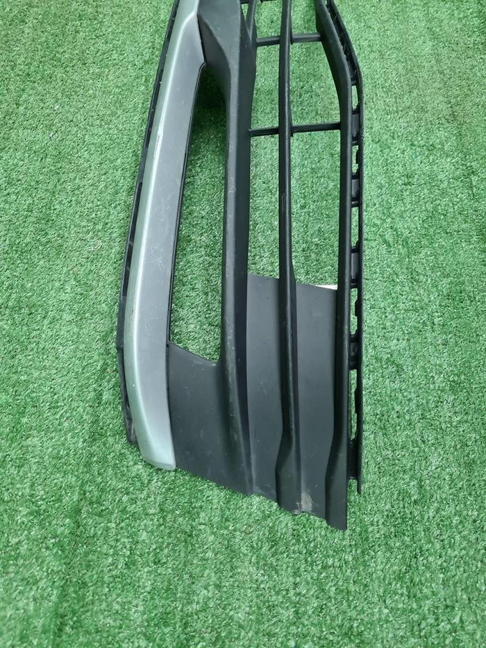 Накладка ПТФ правая BMW 5er G30 (2017-2020)