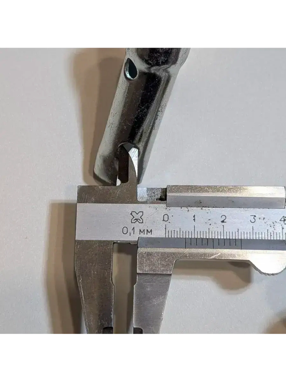 Ключ свечной 16/18