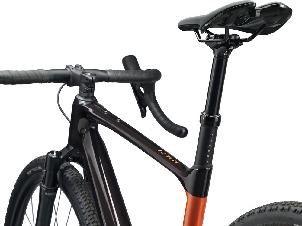 Шоссейный велосипед Giant Revolt X Advanced Pro 1 (2023)