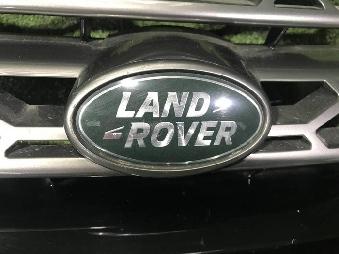 Решетка радиатора Land Rover Discovery Sport (2014-2019)