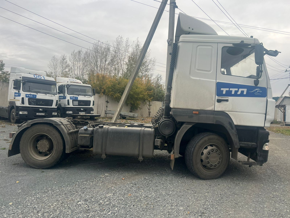МАЗ 5440 4x2 Седельный тягач 5440С5-8580-031 (Дизельный, 6,7 л, 328 л.с., МТ)