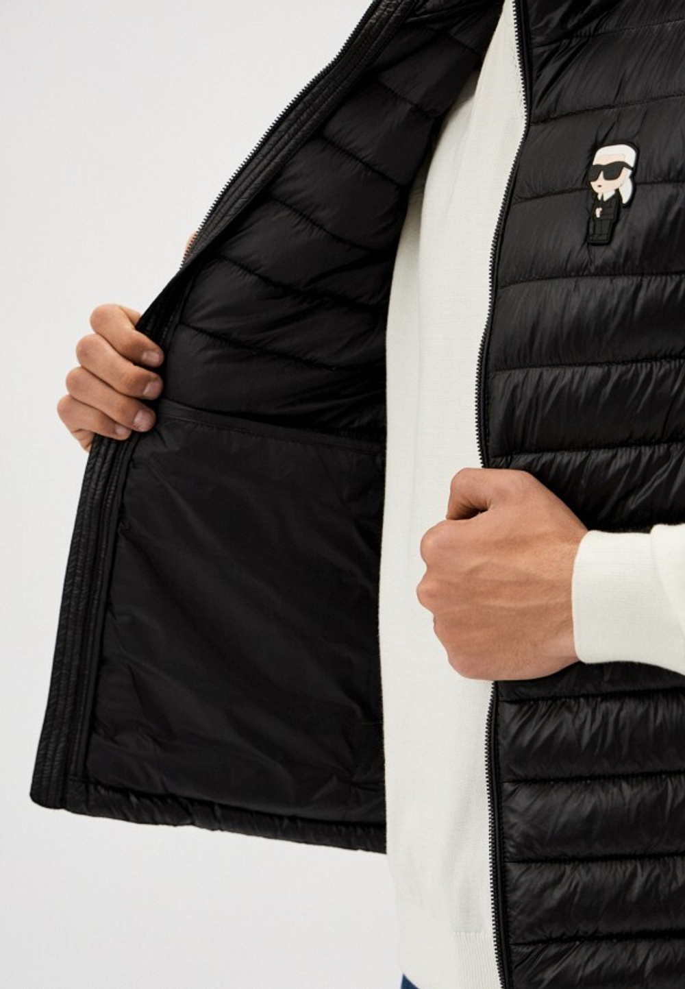 Жилет муж. KARL LAGERFELD 505023 черный лого мульти