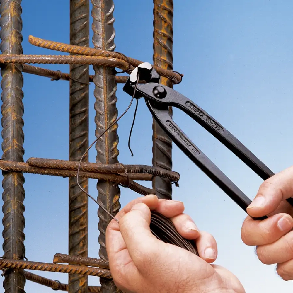 Клещи арматурные хромированные 220 мм Knipex 99 04 220