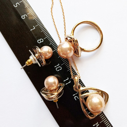 Комплект украшений "Жемчужный" (серьги, цепочка с подвеской, кольцо) под золото. Бижутерный сплав.