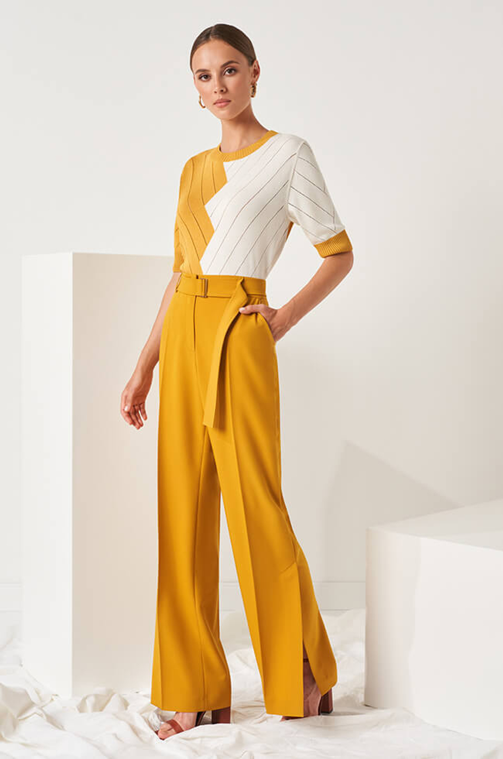 22849 Джемпер женский (горчичный/молочный)