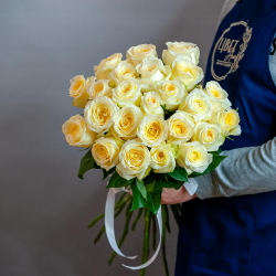 Садовые розы Эквадор сорт Кендилайт