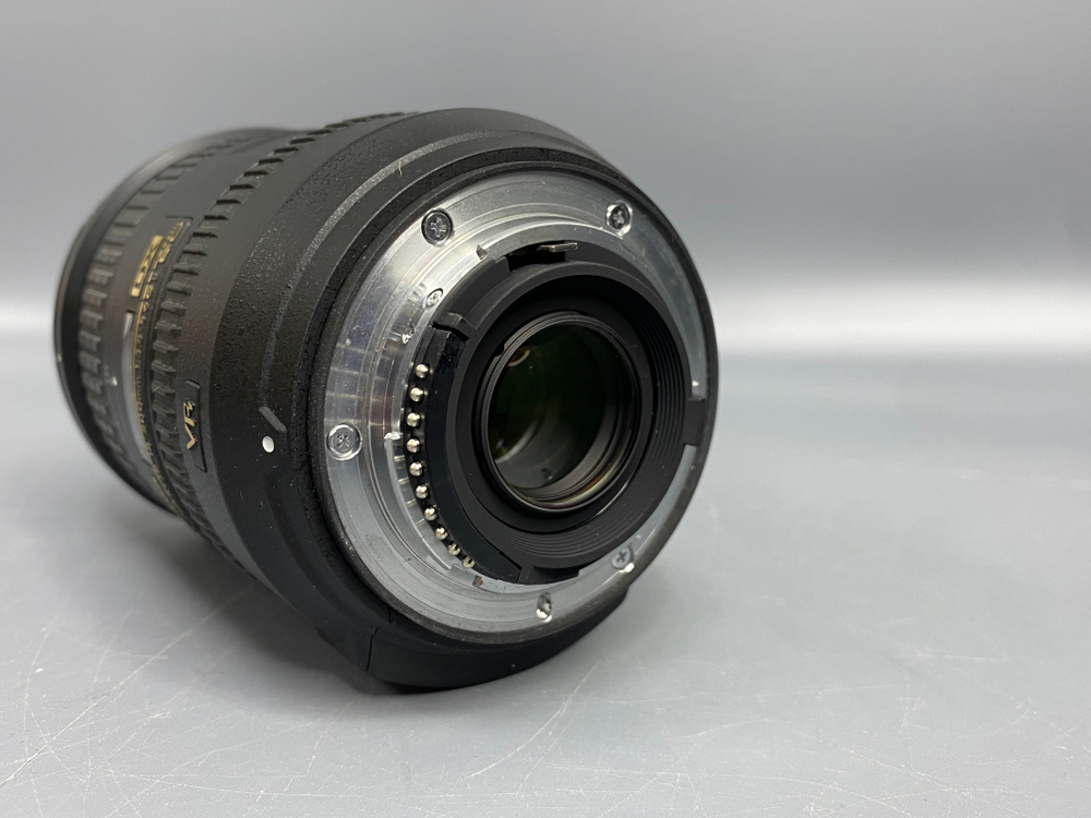 Nikon 18-200mm 3.5-5.6G ED AF-S VR DX
