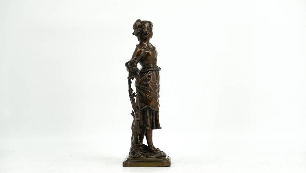 Бронзовая скульптура — "Poste Restante aux Champs"