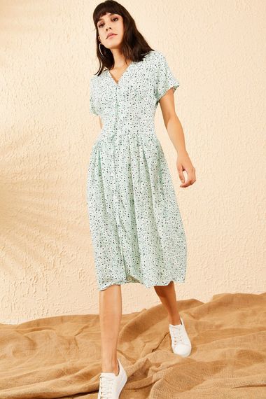 Qadın üçün V yaxalı, güllü don 10091039