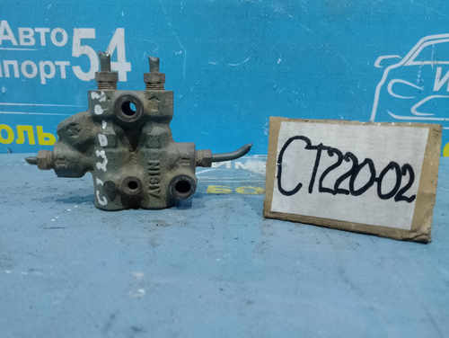 Распределитель тормозной TOYOTA AVENSIS 1999