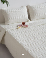 Комплект стеганного покрывала и 2 наволочек Kaj White Hermodr 130220317 Иран