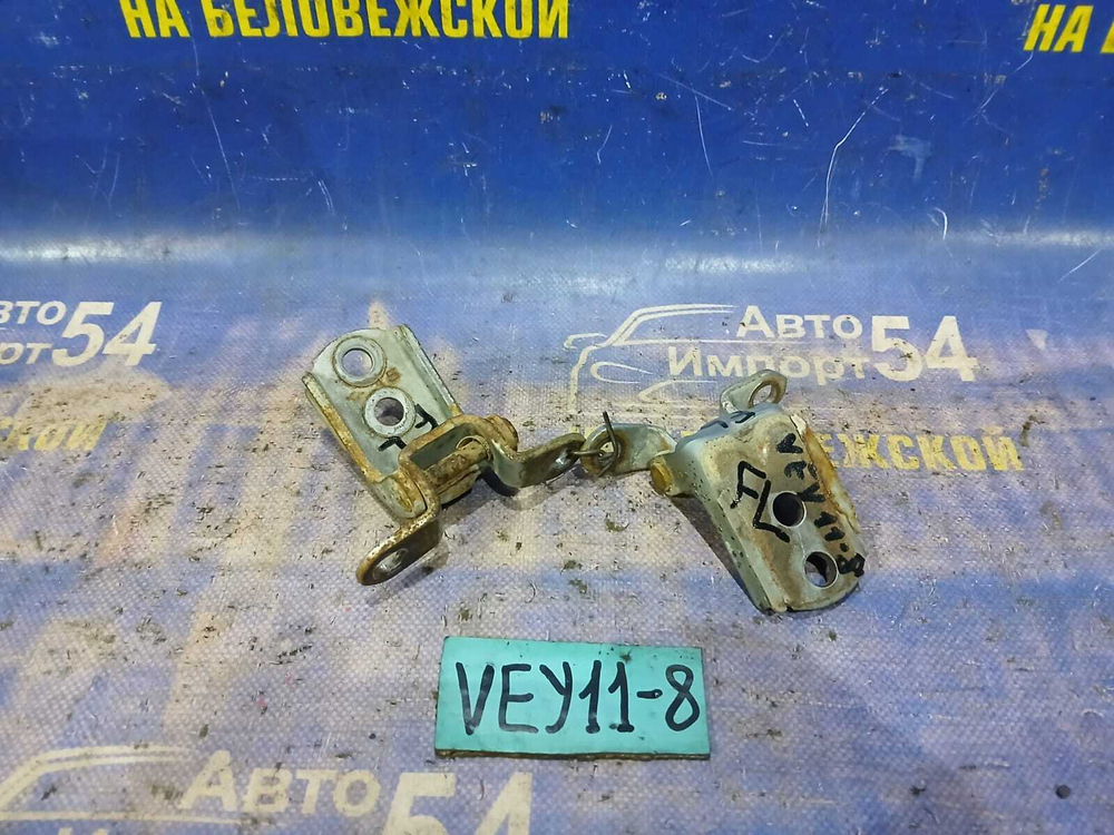 Петля двери передней левой NISSAN AD 2001