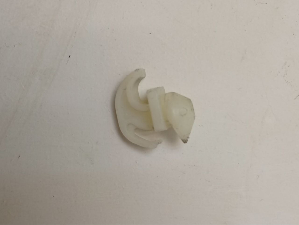 WAE20443OE кт16 Фиксатор передней металлической панели стиральной машины Bosch Siemens б/у