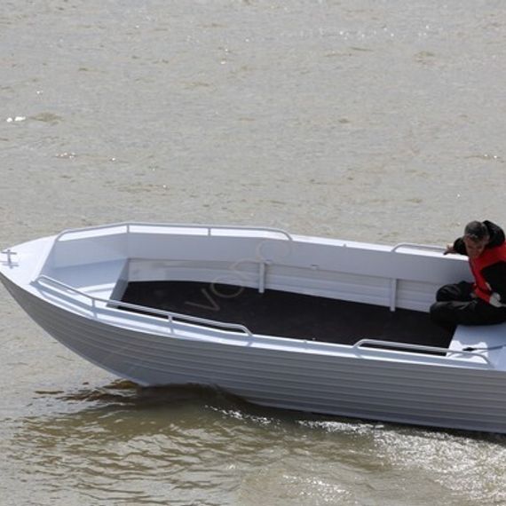 Алюминиевая лодка Trident 450