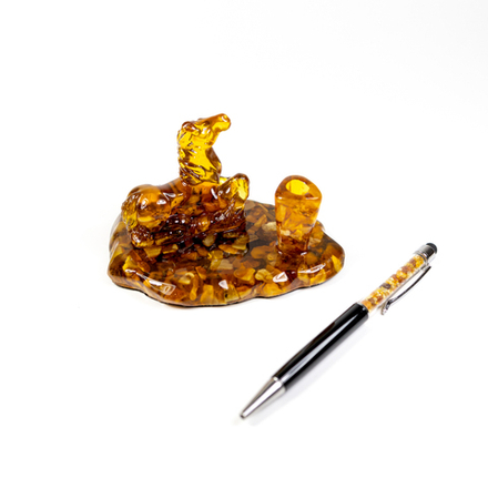 Сувенир-подставка Конь лежит