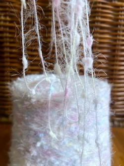 Пряжа  декоративная с ворсом и шишибриками