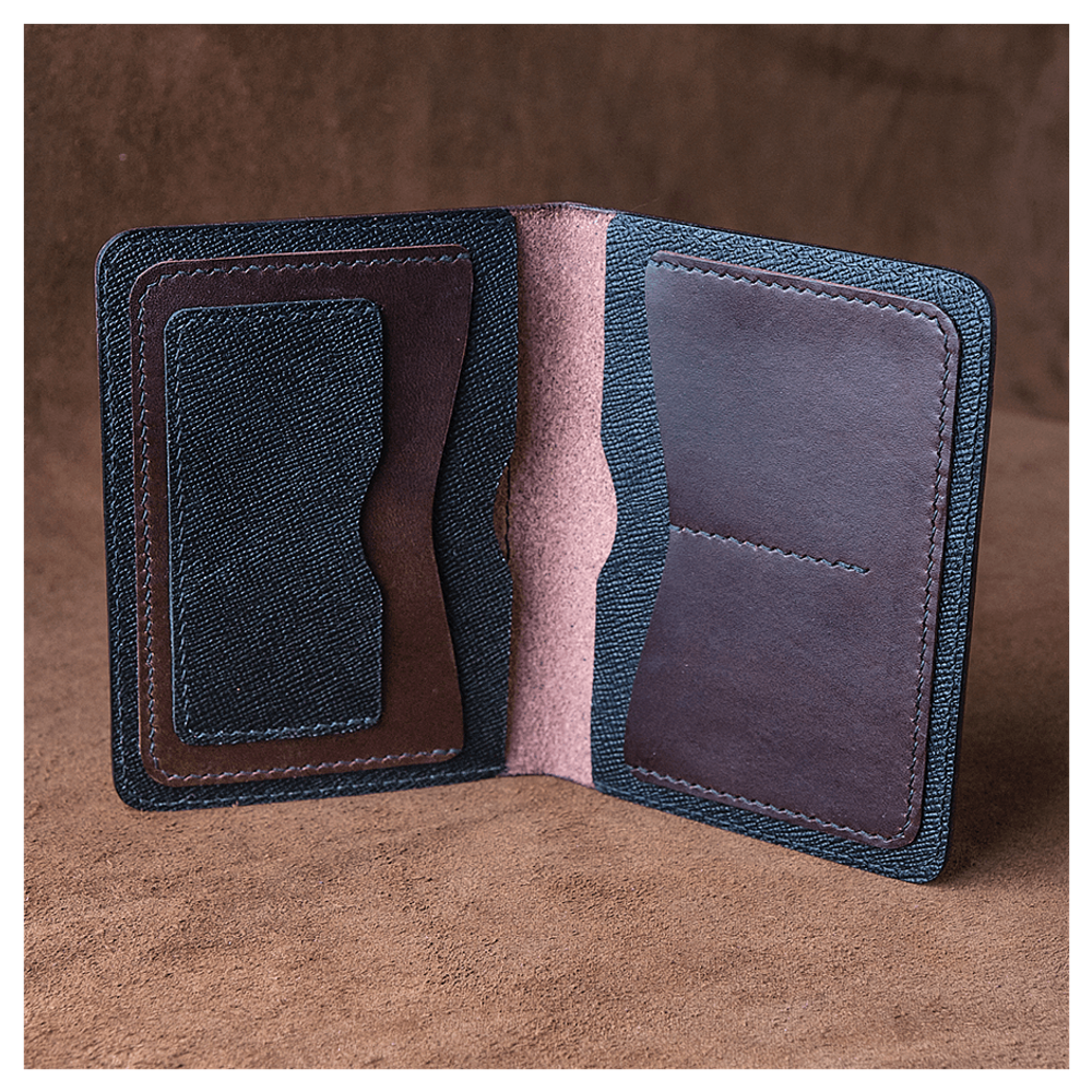 Кожаная обложка на паспорт «Медведь»