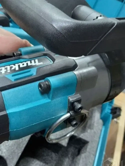 Гайковерт 3000нм аккумуляторный бесщеточный для грузовых автомобилей 2 акб 8 ампер кейс