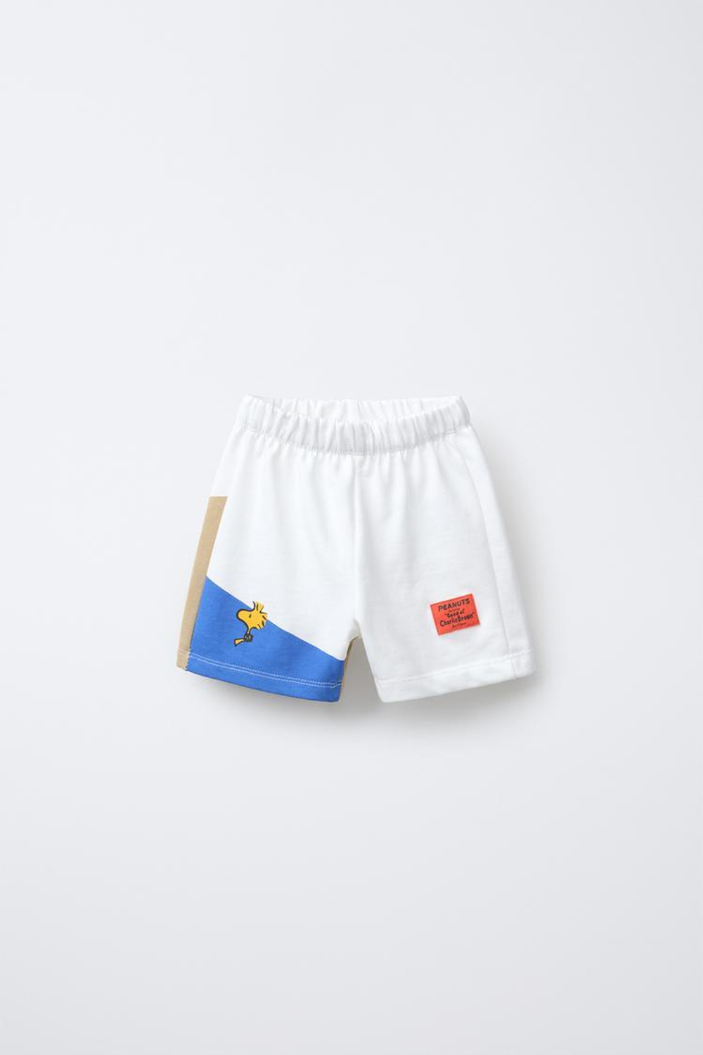 ZARA КОМПЛЕКТ ИЗ ФУТБОЛКИ И ШОРТОВ-БЕРМУДОВ С ПРИНТОМ SNOOPY PEANUTS™, ЗЕЛЕНЫЙ/ЭКРЮ