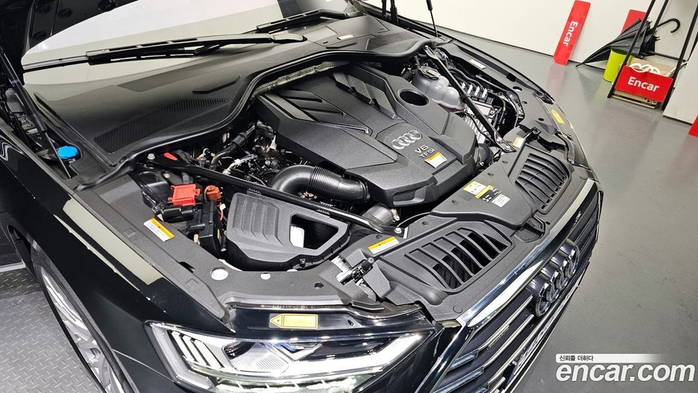 Audi A8 (D5) 55 TFSI Quattro LWB (12.2021)